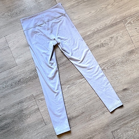 ARITZIA • TNA • Atmosphere Leggings *26” • Size Small • Very Light Purple-Blue - Picture 7 of 16